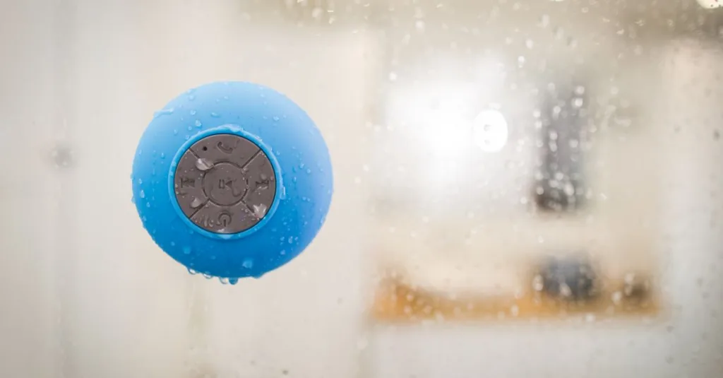découvrez notre sélection de produits waterproof, conçus pour résister à l'eau et vous accompagner dans toutes vos aventures, même sous la pluie.