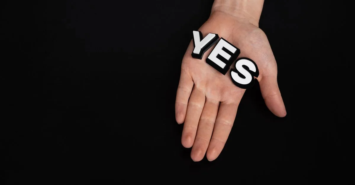 découvrez tout ce qu'il faut savoir sur le consentement : définition, importance et bonnes pratiques pour respecter les limites et garantir le respect mutuel.