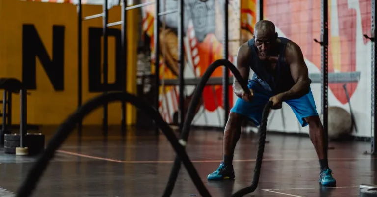 découvrez la puissance et la force de l'intensité dans tous les aspects de votre vie, que ce soit au travail, dans le sport ou au quotidien.