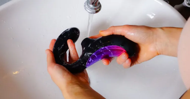 découvrez notre sélection de jouets sexuels étanches, conçus pour des expériences intimes en toute sécurité sous l'eau, offrant plaisir et discrétion.