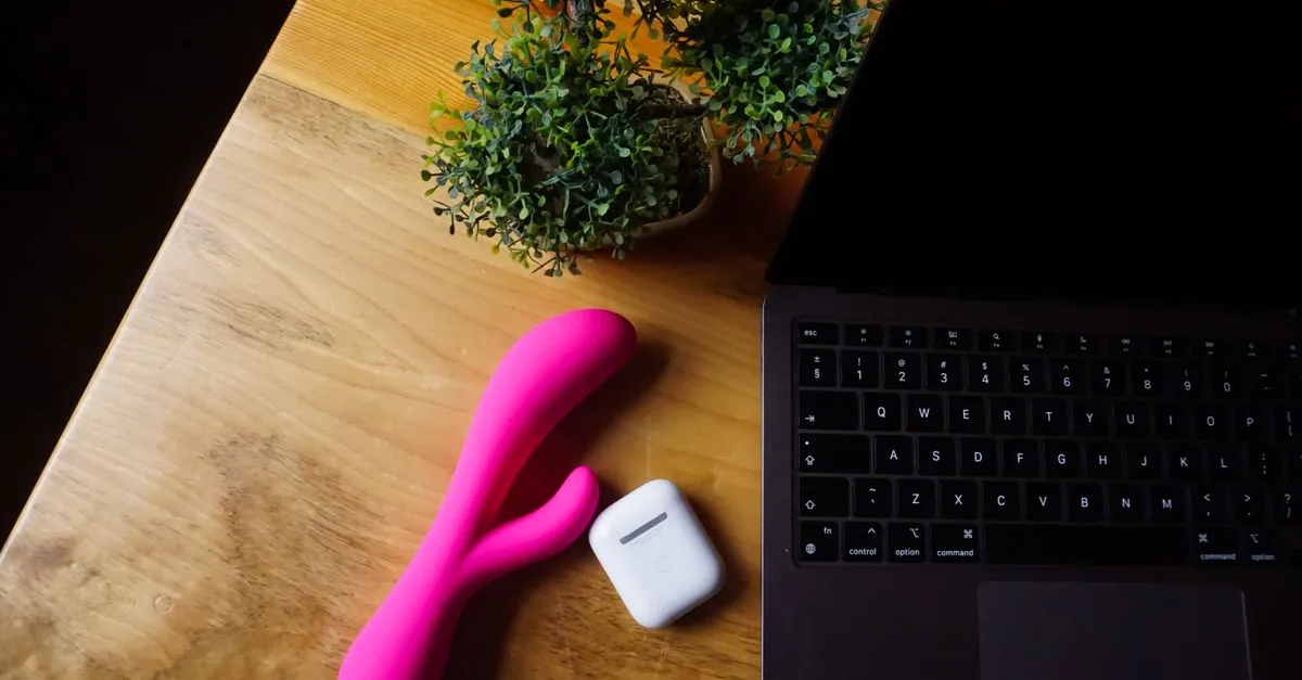 g-spot ou rabbit vibrator : comparez leurs sensations, leurs modes de stimulation et leurs avantages pour choisir le vibromasseur qui vous convient.